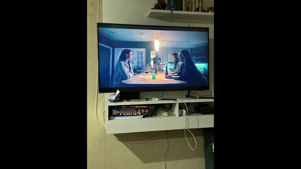 Samsung Vision AI TV 50" QLED 4K QEF1 em Uso