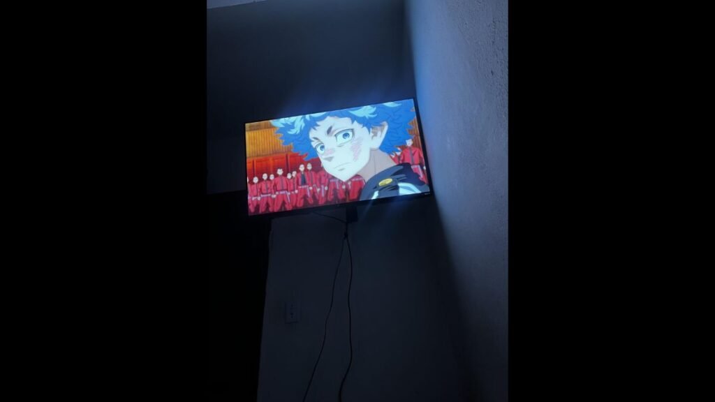 Smart TV Roku Multi 43" FHD em uso