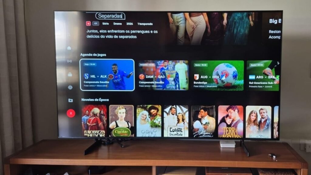 Smart TV Samsung U8100F em uso