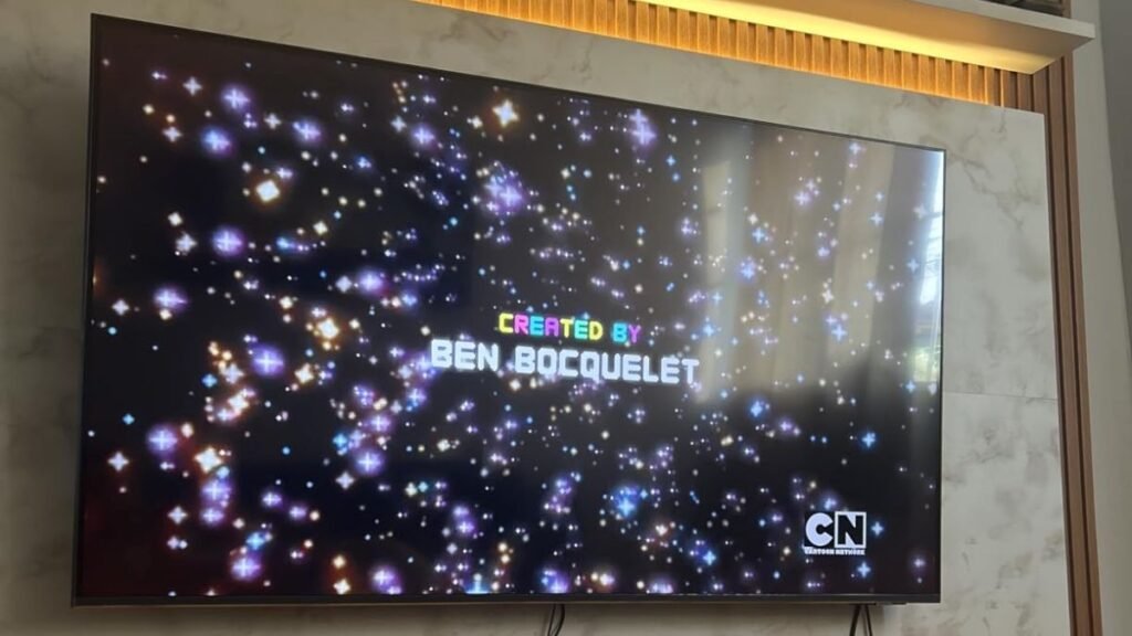 Smart TV Samsung 55" QEF1 em uso